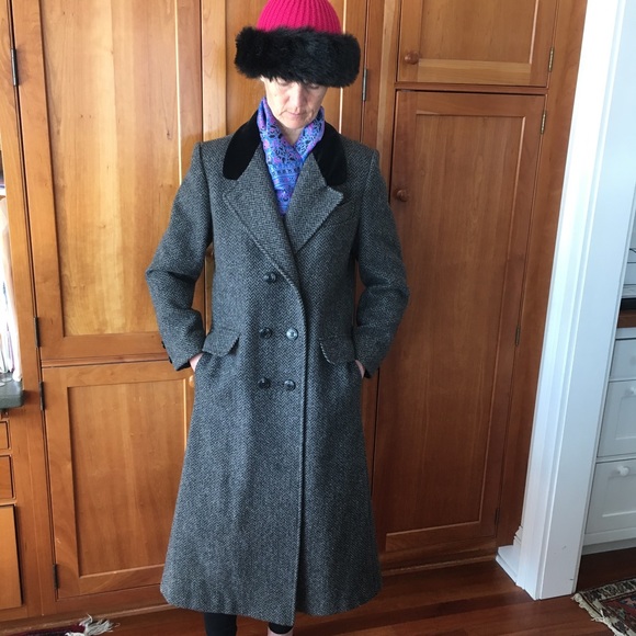 Orvis Jackets & Blazers - Classic tweed overcoat with velvet collar